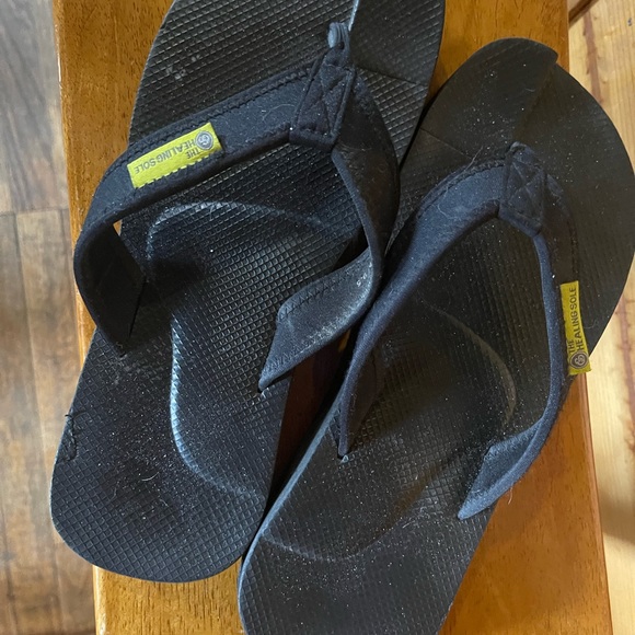 Healing Sole Flip Flops & Plantar Fasciitis Boots - Picture 2 of 12